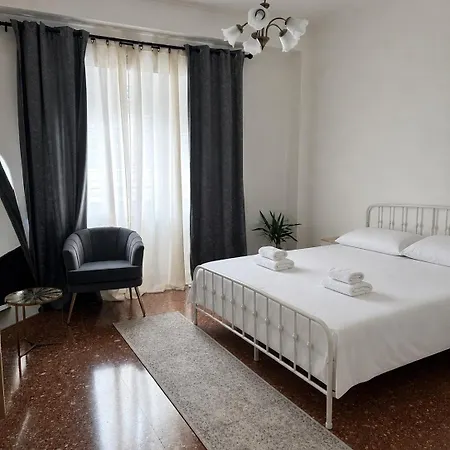 Апартаменты Roman Holiday Home Рим